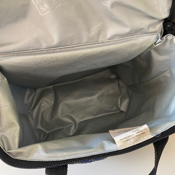 California Innovations Coldlok™ Lena Insulated Lunch Tote - Picture 10 of 16